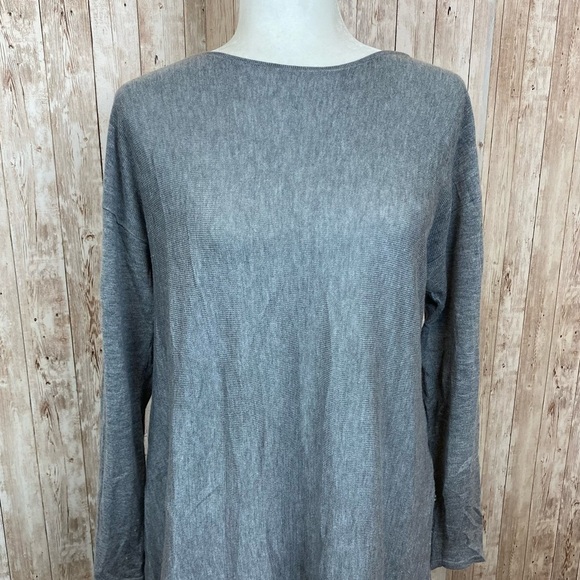 Eileen Fisher Wool Blend Long Sleeve Asymmetrical Hem Lightweight Sweater Size S - Picture 2 of 7
